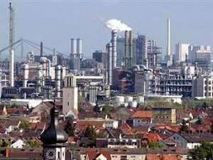 Германия: В Рейн попало 10 тонн химических отходов