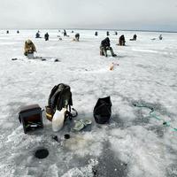 Со льдин Чудского озера в субботу днем спасли восьмерых рыбаков