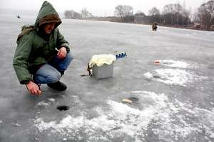 Россия: На Чудском озере 34 рыболова были спасены пограничниками