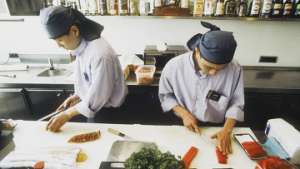Forbes: "ТОП-10 здоровая кулинария". Секрет долголетия японцев - рыба.