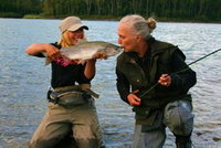 В США и Канаде растет количество женщин-рыбаков