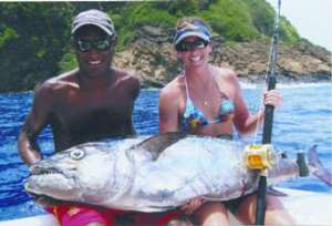 Жительница Вануату побила мировой рекорд по ловле собакозубого тунца