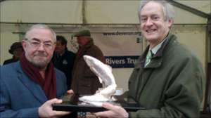 Английские рыболовы начали борьбу за кубок "Серебряный лосось-2011"