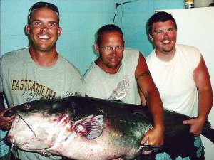 Семейная ловля сома - залог мирового рекорда рыбалки