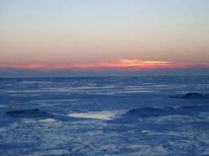В США от берега на отколовшейся льдине унесло 200 рыболовов