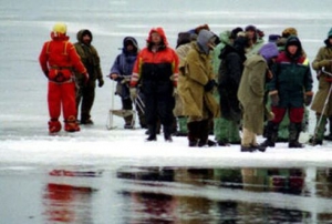 Особенности национальной рыбалки: В России со льдины эвакуировали 1000 рыбаков