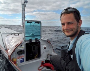 Мировые рекорды: Пересечь Атлантический океан на веслах в каноэ возможно!