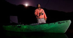 Компания Jackson Kayak начала выпуск светящихся рыболовных каяков.