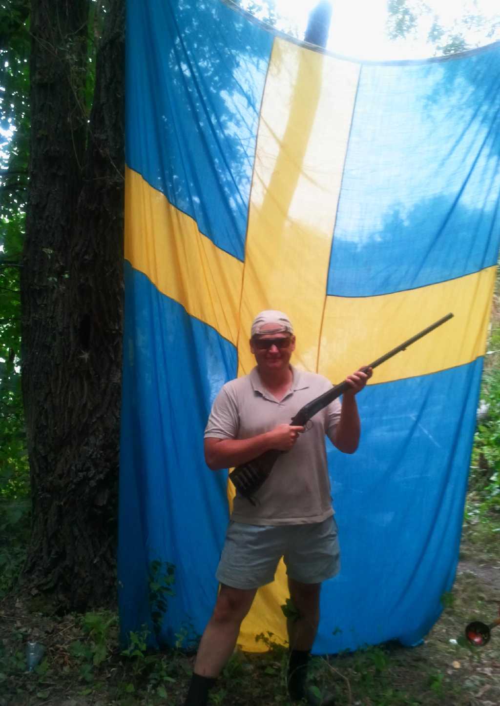 Под шведским флагом